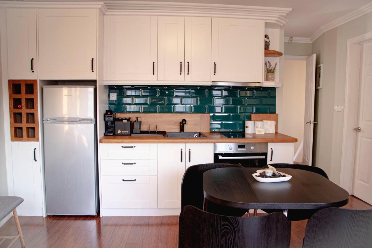 Theothea Suites Kavala Bagian luar foto